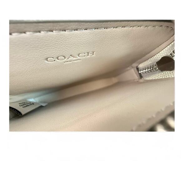 Coach CW890 ID Zip Card Case Pearlized Silver Leather With Chain New - Picture 5 of 5